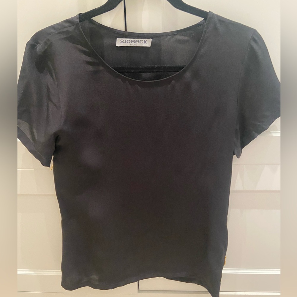 Sjobeck black crepe top with zipper side panels, size XS